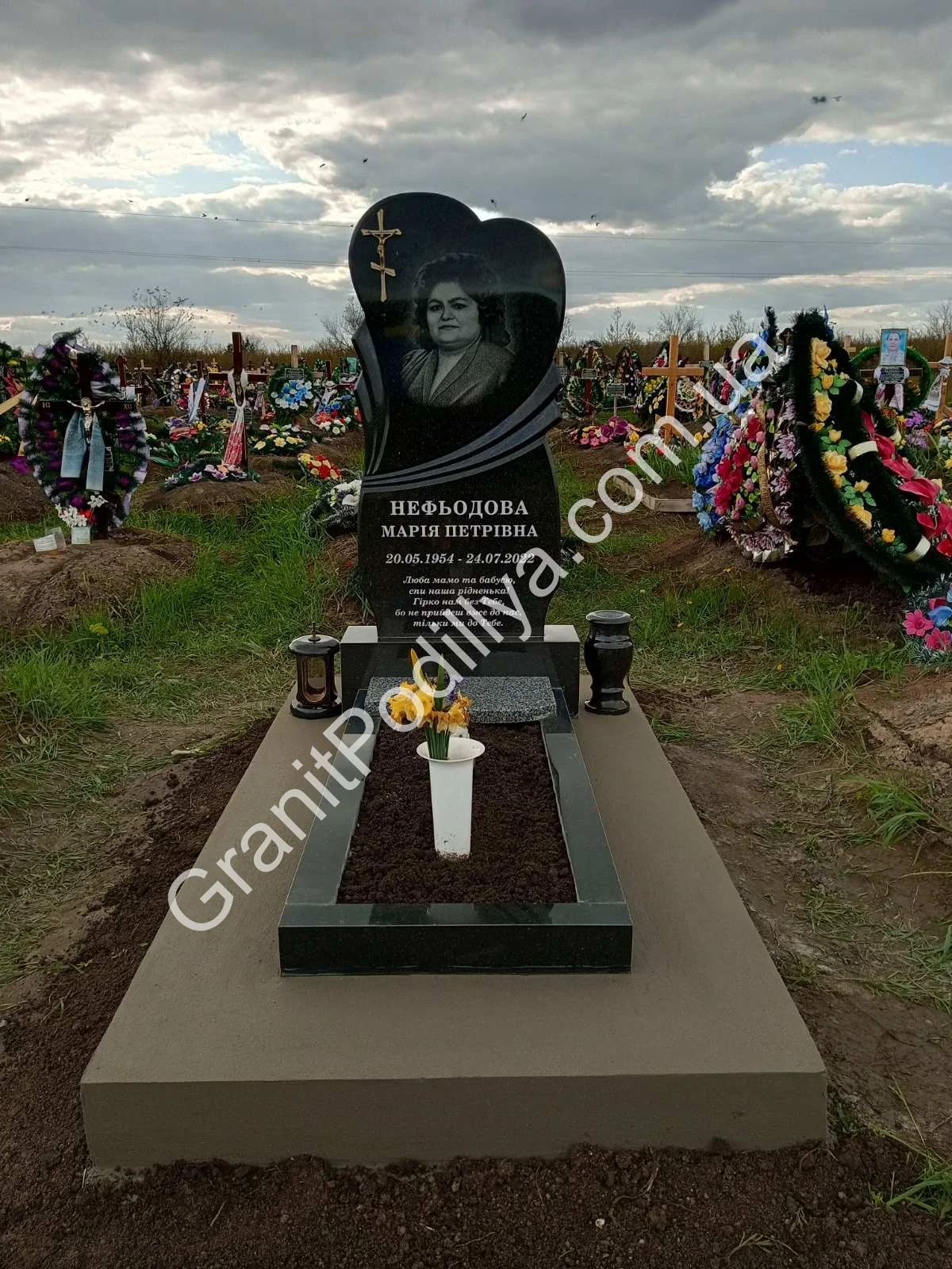 Одинарний пам'ятник з граніту - Кам'янець-Подільський | GranitPodillya